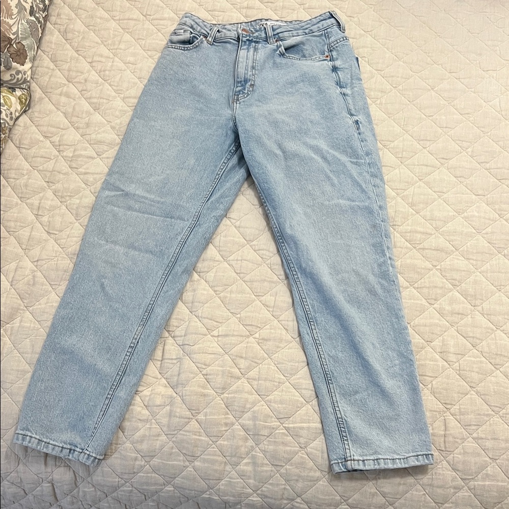 Zara jeans, size 6, light wash, straight leg